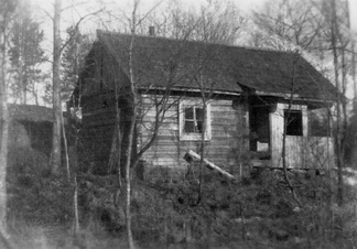 Myllyn savusauna, jonka löylyt olivat erinomaiset. Sauna sijaitsi ns. yläsalpuun (pato) kohdalla, lähellä nykyistä pohjapatoa. Sauna paloi, eikä vakuutus korvannut.